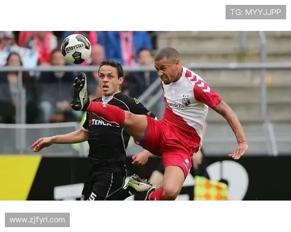 乌德勒斯主场迎战维迪斯全力争胜展现球队实力与战术配合